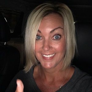 Meet your Posher, Steffany